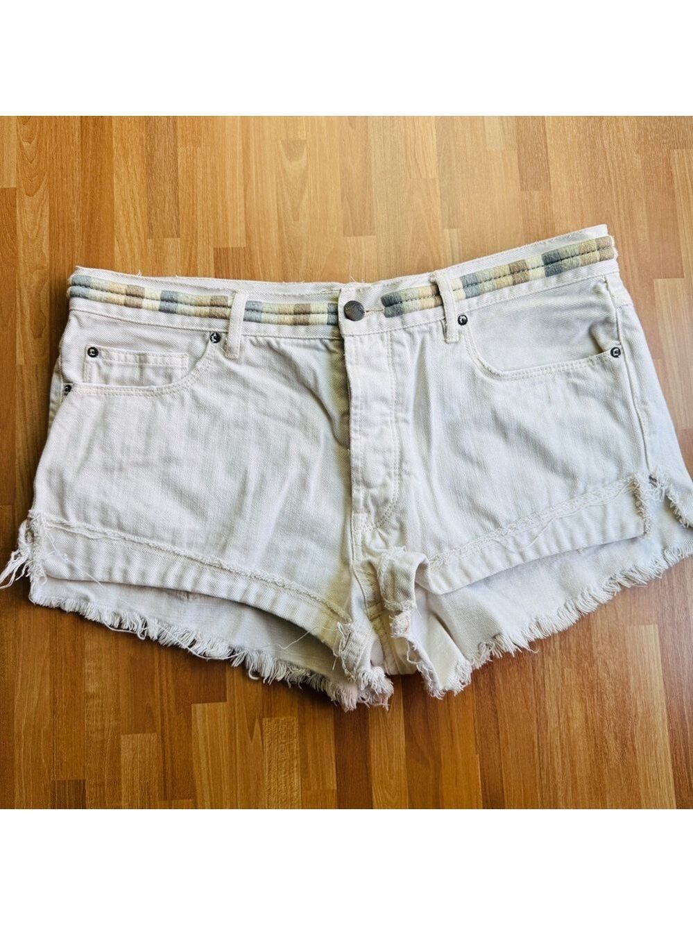 Free people off white cut off denim shorts size 30